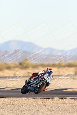 media/Dec-07-2025-CVMA (Sun) [[3e7d2de5dc]]/Race 18-Formula Twins-Formula 40 UL/